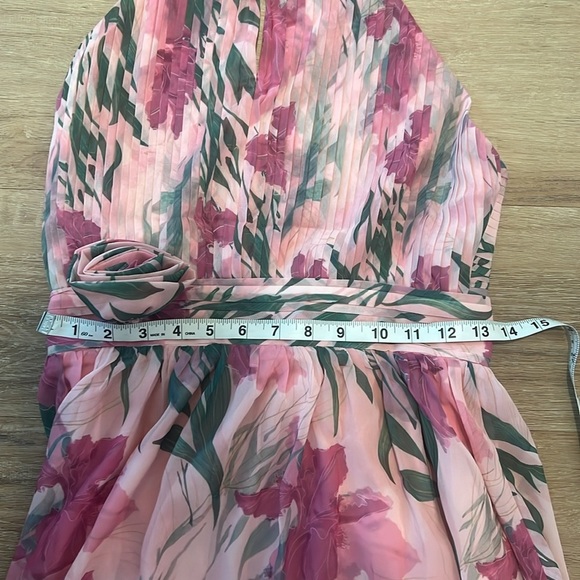 NWT Petal & Pup Lennon Halterneck Maxi Dress - Pink Floral Size - Small - Picture 14 of 15